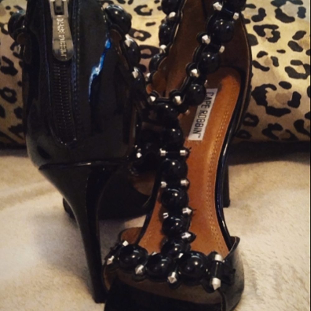 Cape Robbins Heels